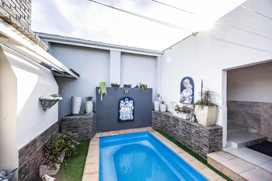 3 Bedroom Property for Sale in Sunnyridge Eastern Cape